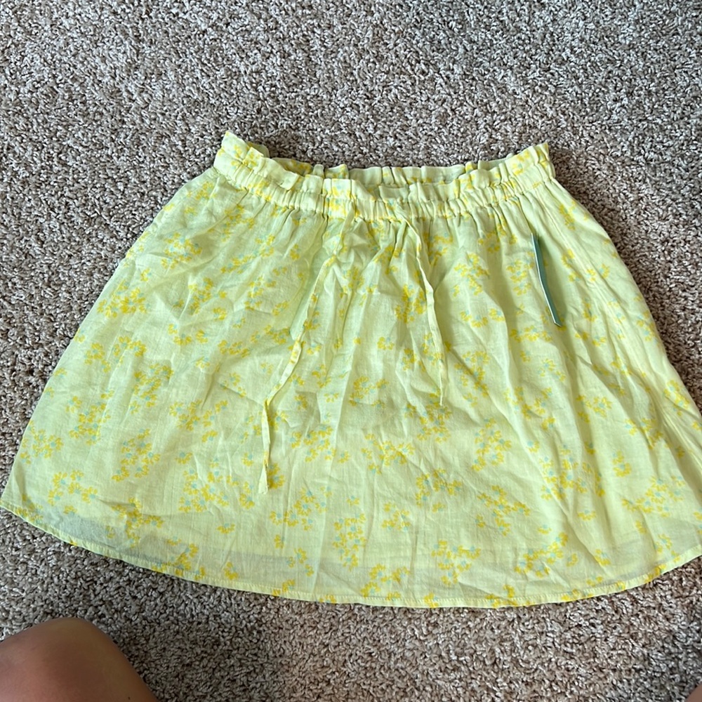 Abound skirt. Bright yellow with flowers. Purchased at Nordstrom and never worn.